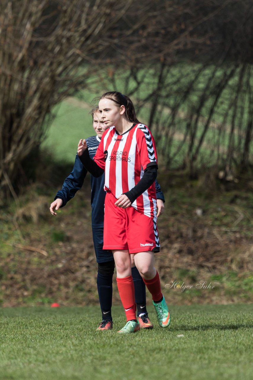 Bild 129 - C-Juniorinnen TSV Zarpen - TuS Tensfeld : Ergebnis: 2:1